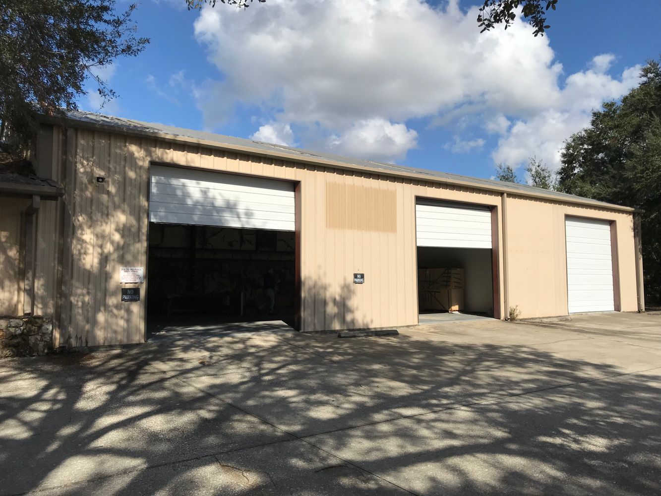 Former Auto Glass Repair Shop For Sale!: 819 S Spring Garden Ave, Deland, FL 32720